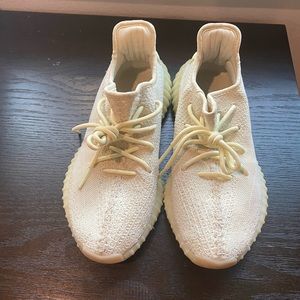 YEEZY- BOOST- BUTTER men’s 8/wmns 9.5